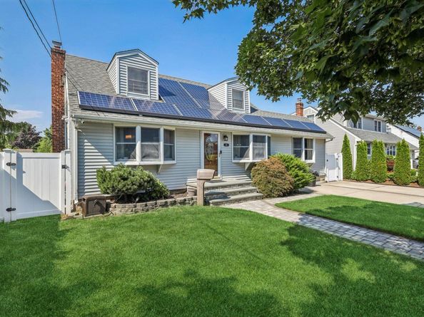 223 N Beech Street, Massapequa NY 11758