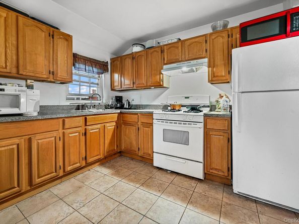 225-15 147 Avenue, Rosedale NY 11413