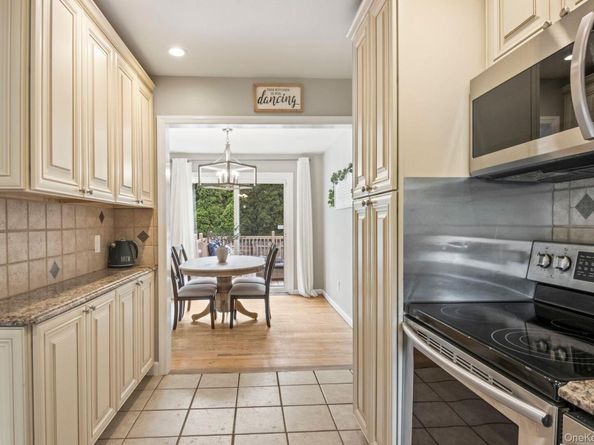 21 Fox Lane, Shoreham NY 11786