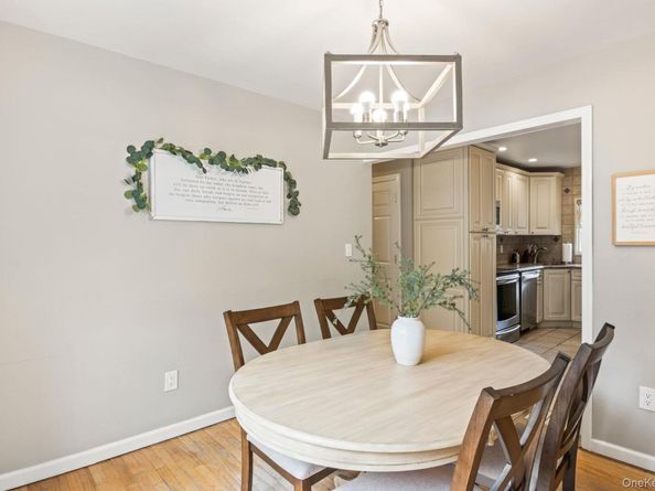 21 Fox Lane, Shoreham NY 11786
