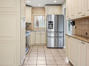 21 Fox Lane, Shoreham NY 11786