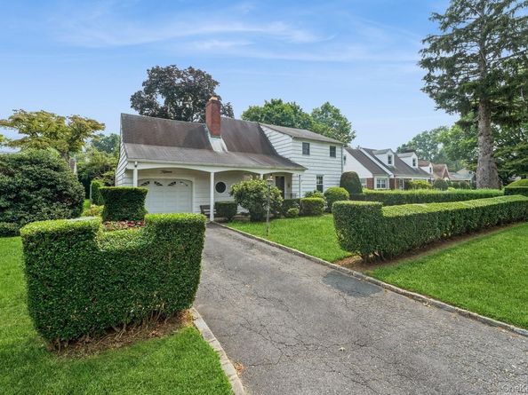 15 Cleveland Place, Glen Cove NY 11542
