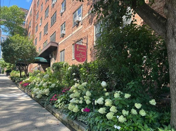 25 FRANKLIN Avenue 2K, White Plains NY 10601