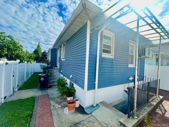 12419 6th Avenue, College Point NY 11356