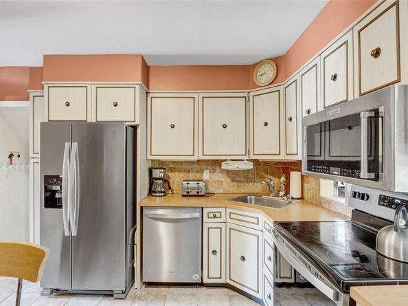 57 Elizabeth Drive, Bethpage NY 11714