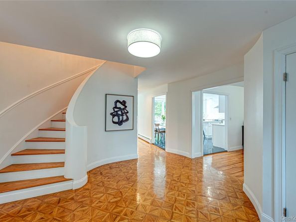 24 Norma Lane, Dix Hills NY 11746