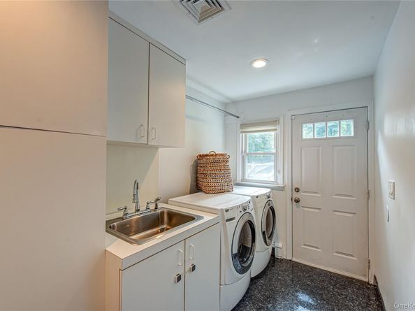 24 Norma Lane, Dix Hills NY 11746