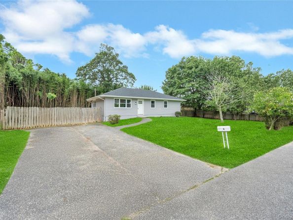 4 Stanley Drive, Shirley NY 11967