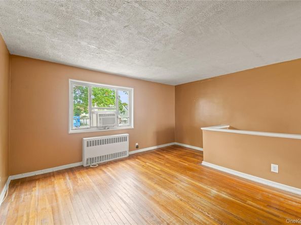 86-06 231st Upper, Queens Village NY 11427