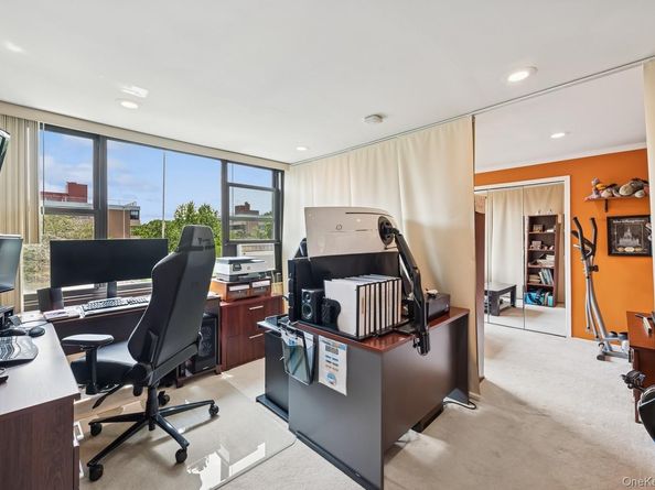 162-40 9th Avenue 8B, Beechhurst NY 11357