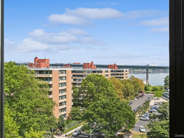 162-40 9th Avenue 8B, Beechhurst NY 11357