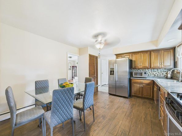1 Barrington Drive, Wheatley Heights NY 11798