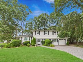 1 Barrington Drive, Wheatley Heights NY 11798