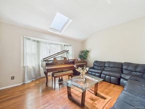 1 Barrington Drive, Wheatley Heights NY 11798