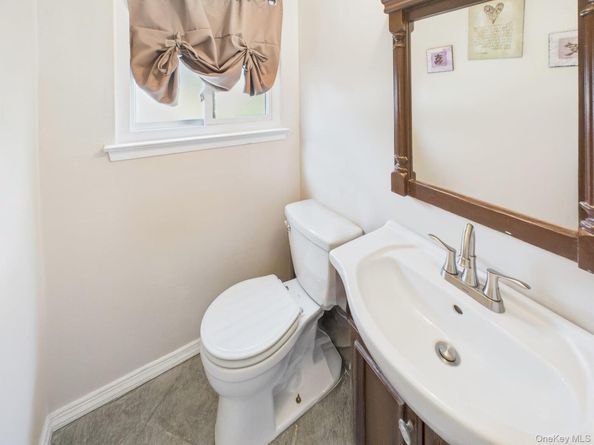 1 Barrington Drive, Wheatley Heights NY 11798