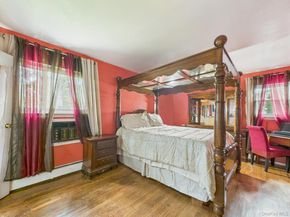 1 Barrington Drive, Wheatley Heights NY 11798