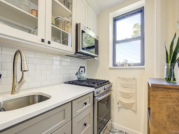 67-30 Dartmouth Street 6R, Forest Hills NY 11375