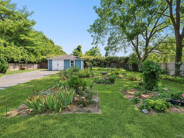 21 HAWKINS Avenue, Center Moriches NY 11934