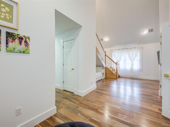 5 Candy Lane, Syosset NY 11791