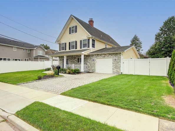 5 Candy Lane, Syosset NY 11791