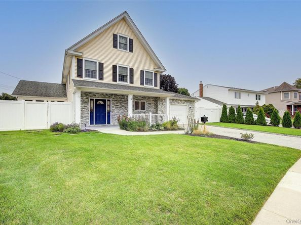 5 Candy Lane, Syosset NY 11791