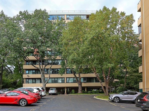 10-34 166th Street 9D, Whitestone NY 11357