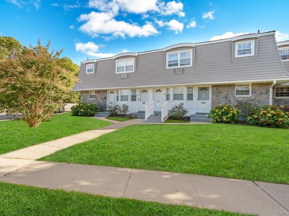 5215 Wilshire Lane 5215, Oakdale NY 11769