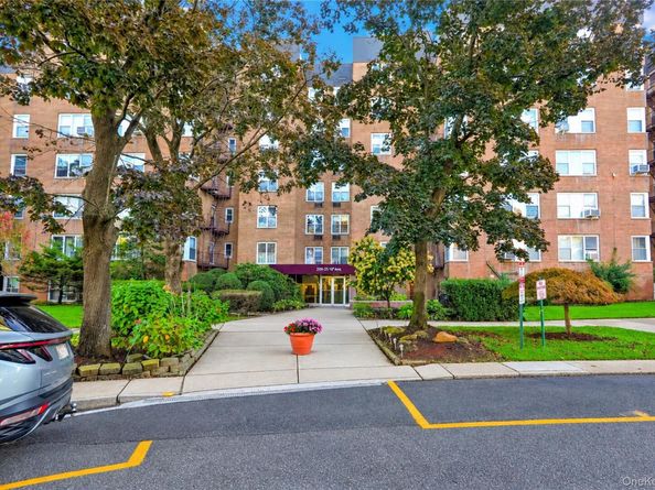 209-25 18th Avenue 2F, Bayside NY 11360