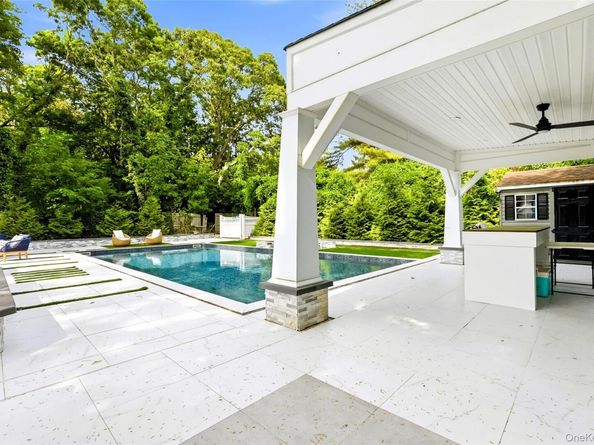957 Gardiner Drive, Bay Shore NY 11706