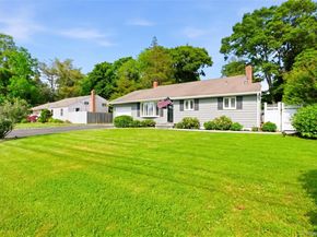 957 Gardiner Drive, Bay Shore NY 11706