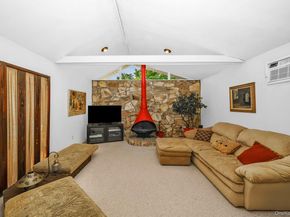 10 Rye Place, Commack NY 11725