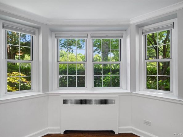 9 Sentry Place Garden, Scarsdale NY 10583
