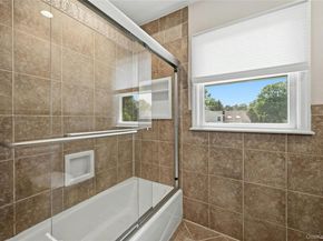 10 Mansfield Lane S, East Northport NY 11731