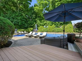 10 Mansfield Lane S, East Northport NY 11731