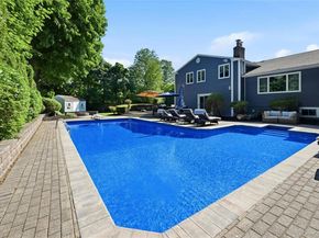 10 Mansfield Lane S, East Northport NY 11731