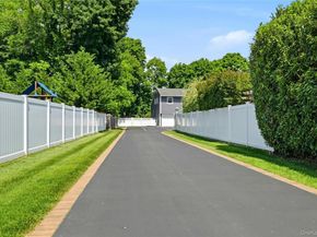 10 Mansfield Lane S, East Northport NY 11731