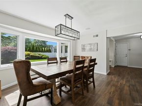 10 Mansfield Lane S, East Northport NY 11731