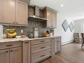 10 Mansfield Lane S, East Northport NY 11731