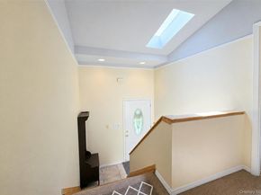 15 Cabin Lane, East Setauket NY 11733