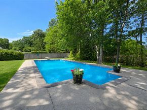 15 Cabin Lane, East Setauket NY 11733
