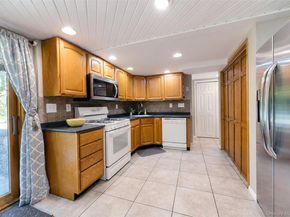 15 Cabin Lane, East Setauket NY 11733