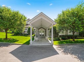 100 Woodcrest Lane 112, Mount Kisco NY 10549