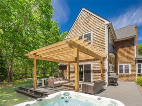 20 Spinnaker Way, Southampton NY 11968