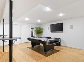 20 Spinnaker Way, Southampton NY 11968