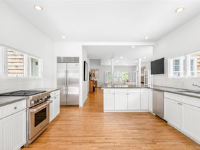 20 Spinnaker Way, Southampton NY 11968