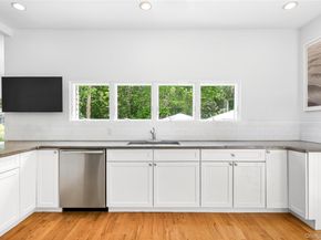 20 Spinnaker Way, Southampton NY 11968