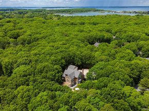 20 Spinnaker Way, Southampton NY 11968