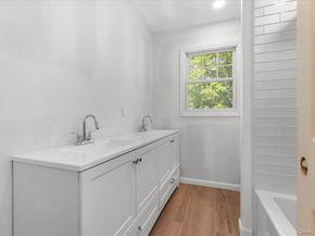 119 Sprucewood, Levittown NY 11756