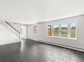 Undisclosed Address #1010553, Aquebogue NY 11931