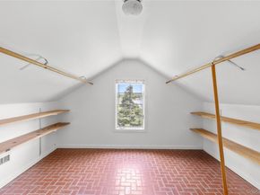 Undisclosed Address #1010553, Aquebogue NY 11931